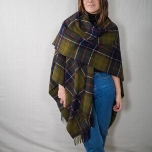 Barbour Tartan Wool Poncho Cape Shawl Wrap Fringe Hem Heritage Plaid Outerwear